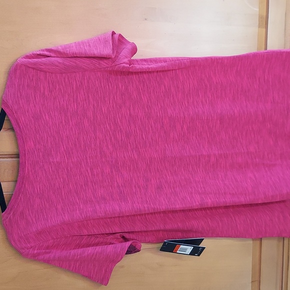 Nike Women's Dri-Fit Short Sleeve T-Shirt NWT, Pink - Picture 2 of 9